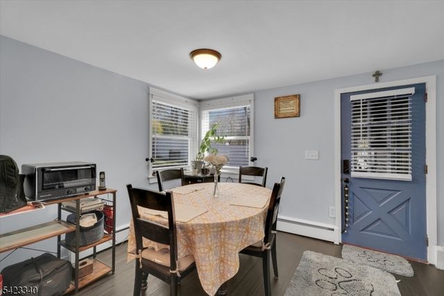 10 Hillside Ave, Milford Boro, NJ 08848