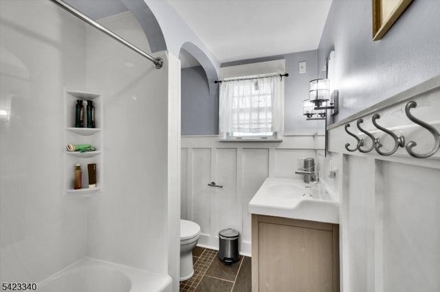 10 Hillside Ave, Milford Boro, NJ 08848