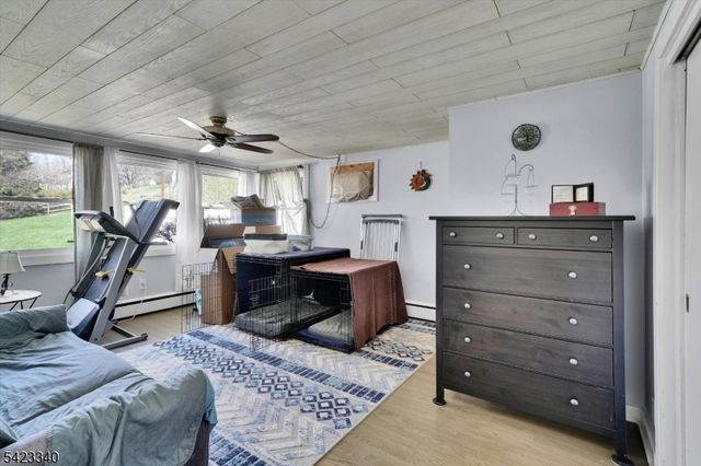 10 Hillside Ave, Milford Boro, NJ 08848