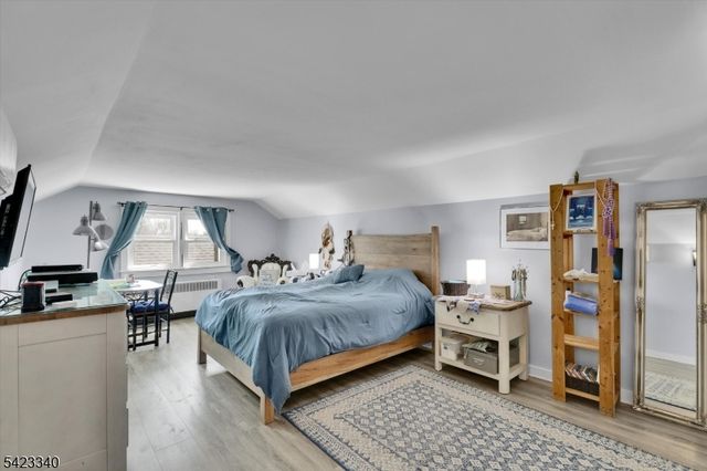 10 Hillside Ave, Milford Boro, NJ 08848