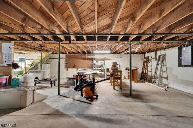 10 Hillside Ave, Milford Boro, NJ 08848