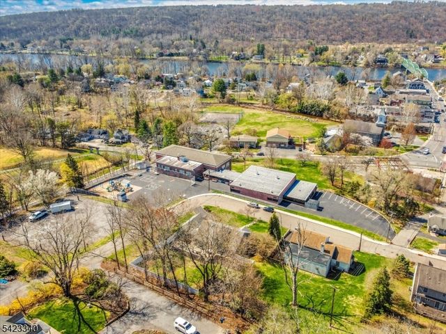 10 Hillside Ave, Milford Boro, NJ 08848