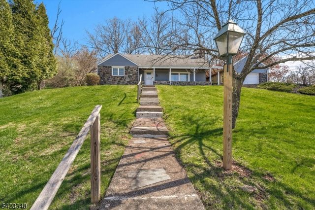 10 Hillside Ave, Milford Boro, NJ 08848