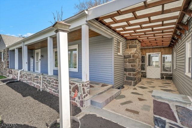 10 Hillside Ave, Milford Boro, NJ 08848