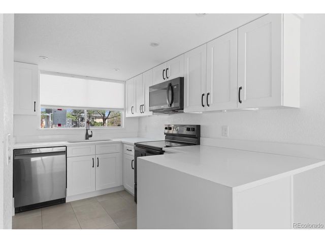 20 S Nome St B, Aurora, CO 80012