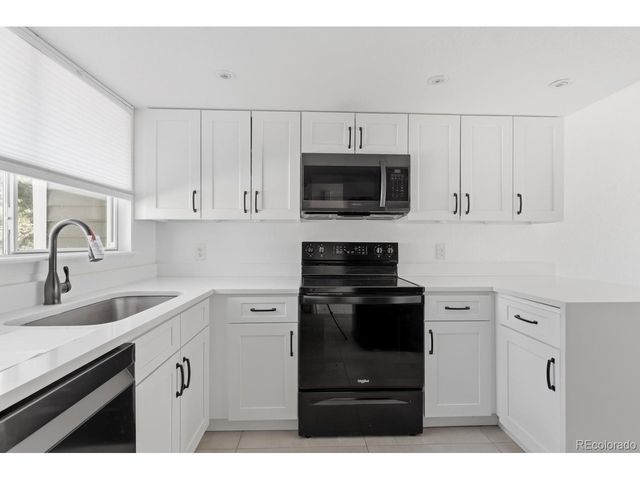 20 S Nome St B, Aurora, CO 80012