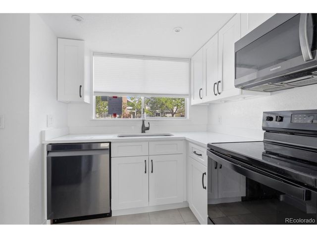 20 S Nome St B, Aurora, CO 80012