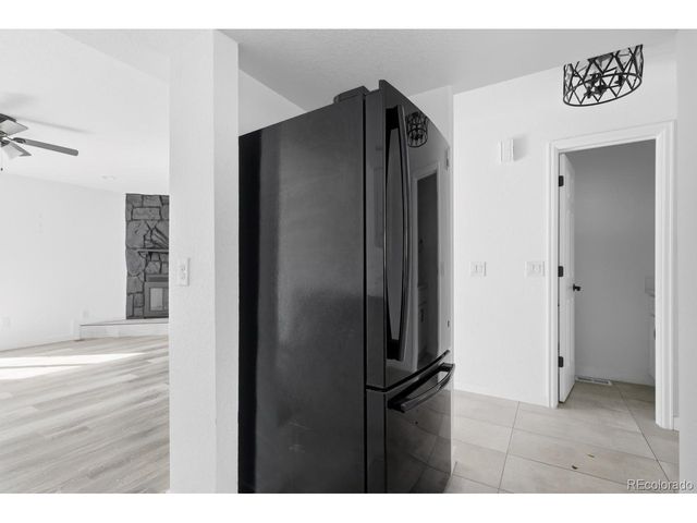 20 S Nome St B, Aurora, CO 80012