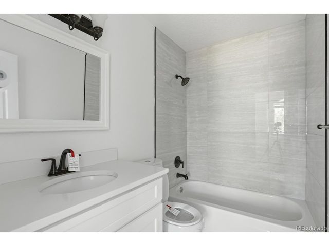 20 S Nome St B, Aurora, CO 80012