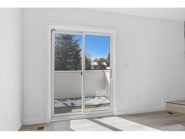 20 S Nome St B, Aurora, CO 80012
