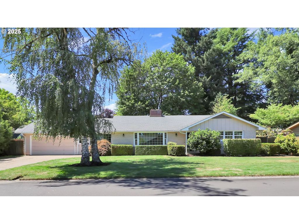 2894 TOMAHAWK Ln, Eugene, OR 97401