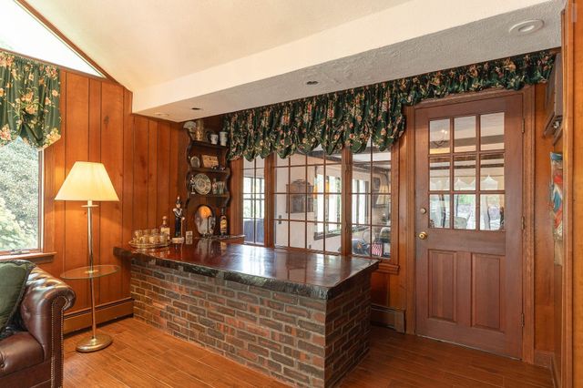 14 Huntingdon Rd, Lynnfield, MA 01940
