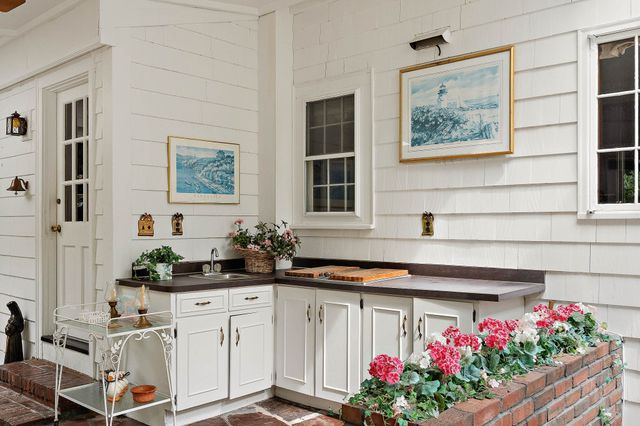 14 Huntingdon Rd, Lynnfield, MA 01940