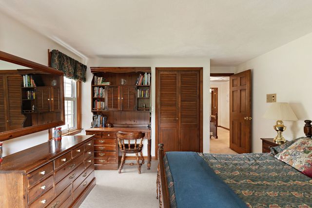 14 Huntingdon Rd, Lynnfield, MA 01940