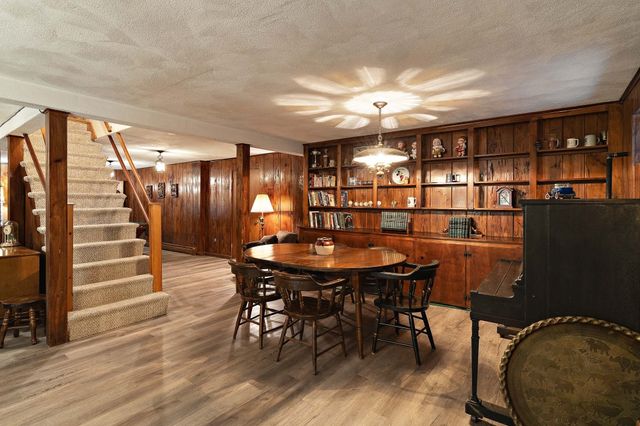 14 Huntingdon Rd, Lynnfield, MA 01940