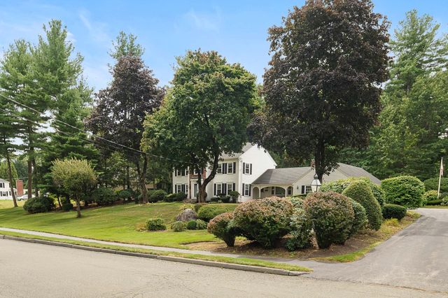 14 Huntingdon Rd, Lynnfield, MA 01940