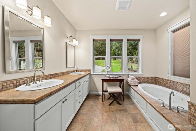 5614 E Lake Bosworth Drive, Snohomish, WA 98290