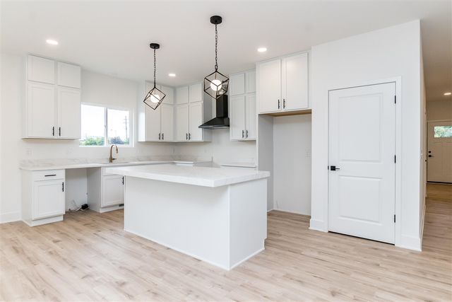 19342 Newburgh Road, Livonia, MI 48152