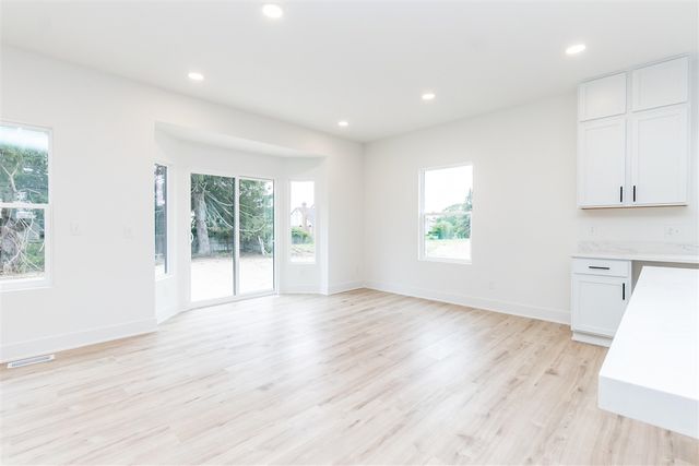 19342 Newburgh Road, Livonia, MI 48152