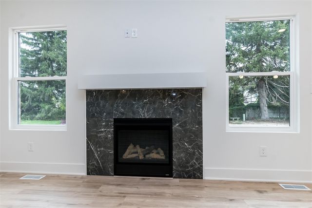 19342 Newburgh Road, Livonia, MI 48152