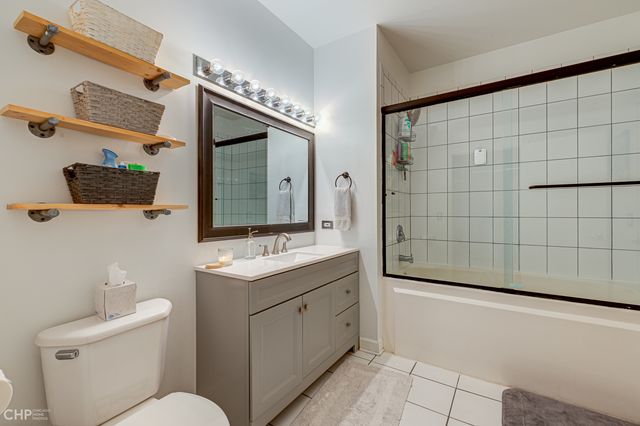 15 S Throop Street 209, Chicago, IL 60607