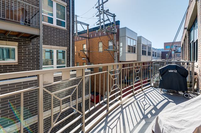 15 S Throop Street 209, Chicago, IL 60607