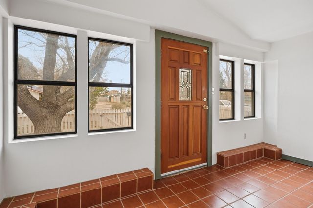 213 Harvard Drive SE, Albuquerque, NM 87106