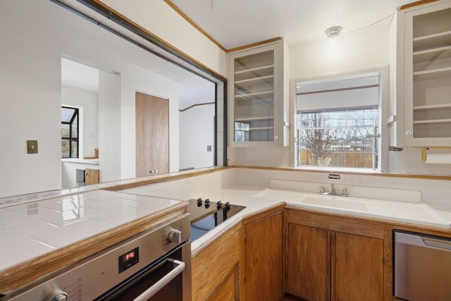 213 Harvard Drive SE, Albuquerque, NM 87106