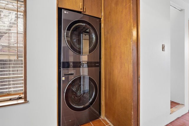 213 Harvard Drive SE, Albuquerque, NM 87106