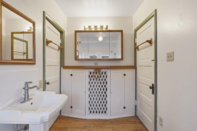 213 Harvard Drive SE, Albuquerque, NM 87106