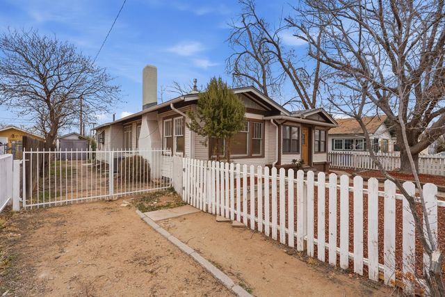 213 Harvard Drive SE, Albuquerque, NM 87106