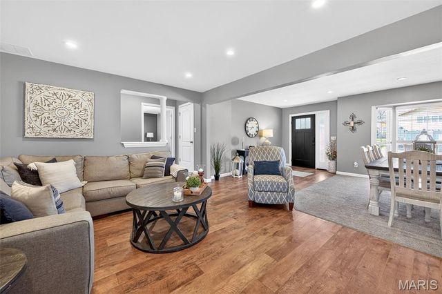 222 Dale Court, Ballwin, MO 63011