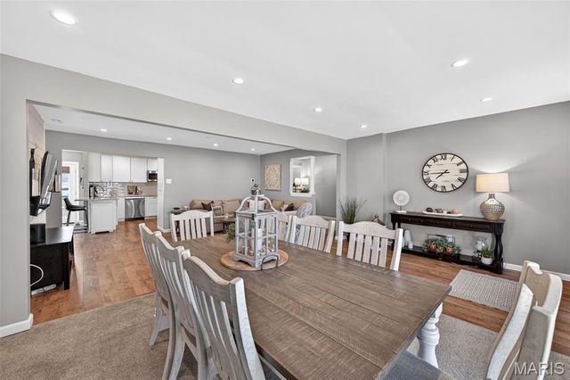 222 Dale Court, Ballwin, MO 63011