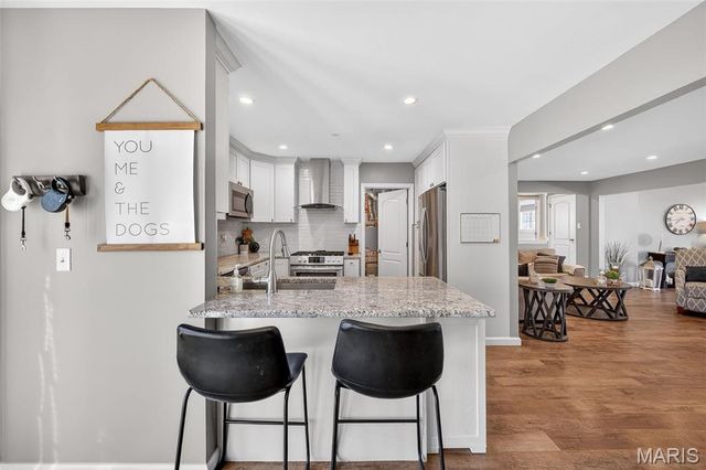 222 Dale Court, Ballwin, MO 63011