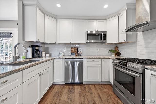 222 Dale Court, Ballwin, MO 63011