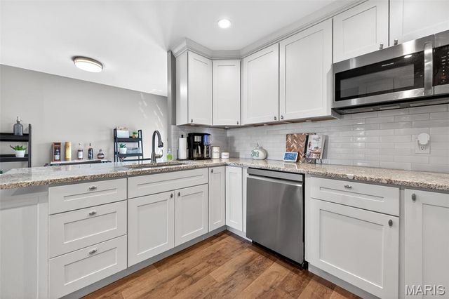 222 Dale Court, Ballwin, MO 63011