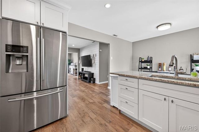 222 Dale Court, Ballwin, MO 63011