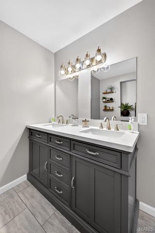 222 Dale Court, Ballwin, MO 63011