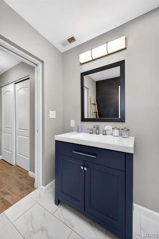 222 Dale Court, Ballwin, MO 63011