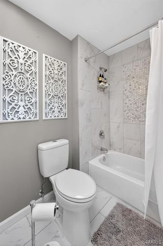 222 Dale Court, Ballwin, MO 63011