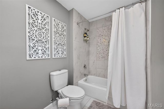 222 Dale Court, Ballwin, MO 63011