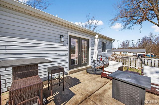 222 Dale Court, Ballwin, MO 63011