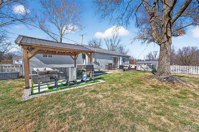 222 Dale Court, Ballwin, MO 63011