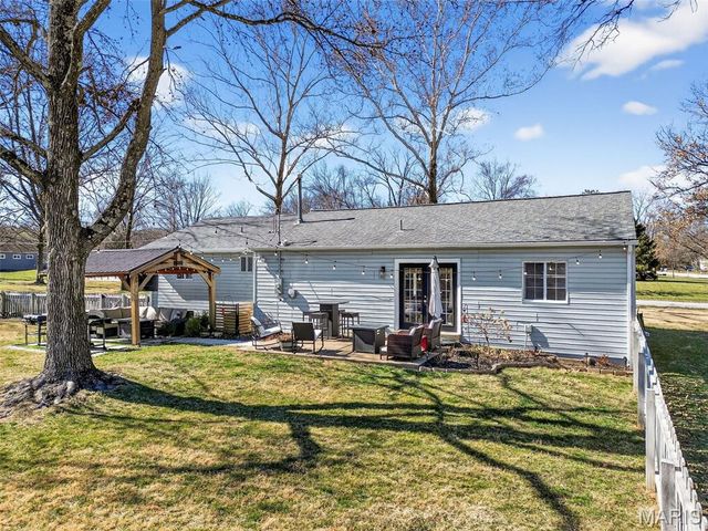 222 Dale Court, Ballwin, MO 63011