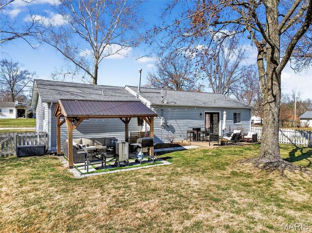 222 Dale Court, Ballwin, MO 63011