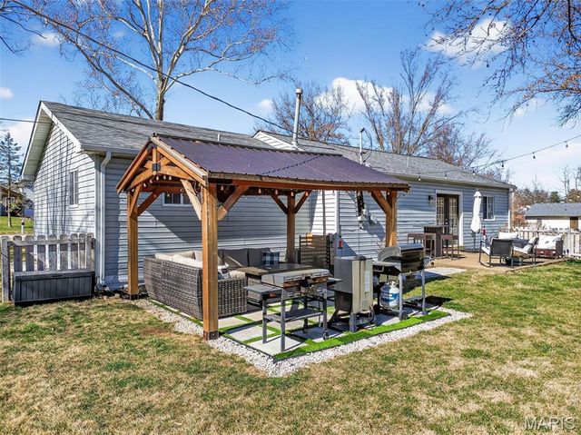 222 Dale Court, Ballwin, MO 63011