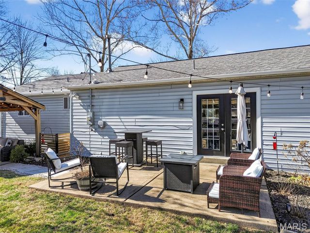 222 Dale Court, Ballwin, MO 63011