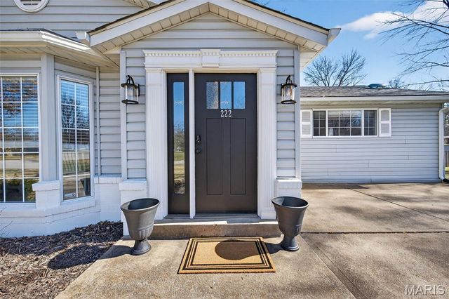 222 Dale Court, Ballwin, MO 63011