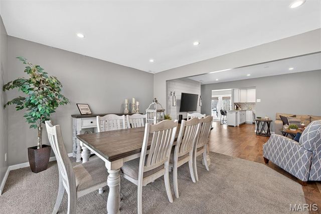 222 Dale Court, Ballwin, MO 63011