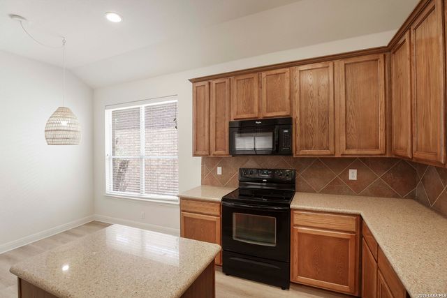 5718 Thunder Oaks, San Antonio, TX 78261